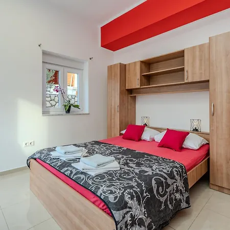 Apartmani Dali Novalja Exterior photo