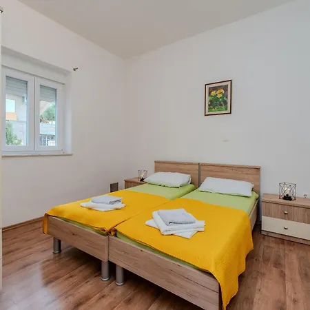 Apartmani Dali Novalja Exterior photo