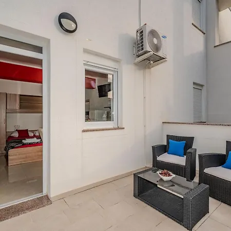 Apartmani Dali Novalja Exterior photo