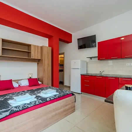 Apartmani Dali Novalja Exterior photo