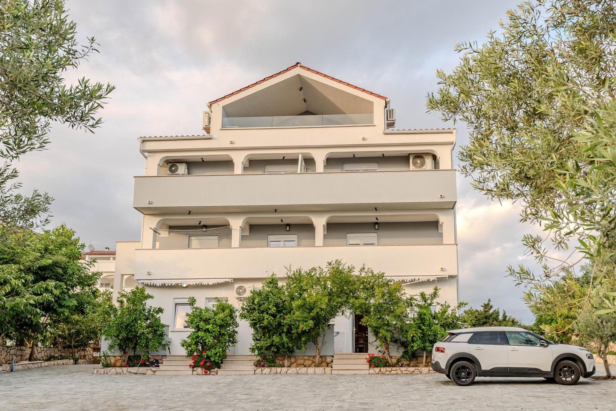Dali Apartament Novalja